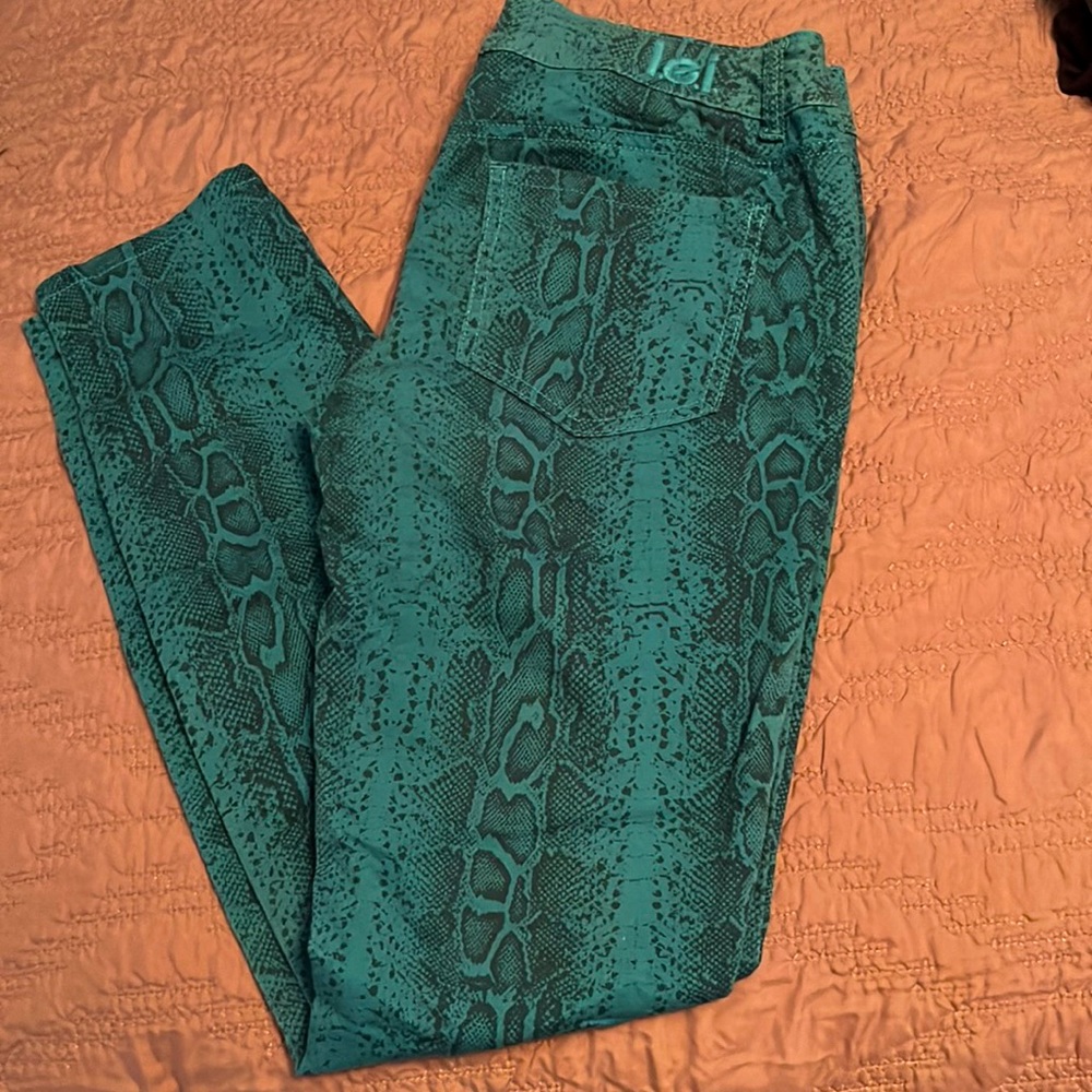 l.e.i’s Ashley low rise skinny jeans